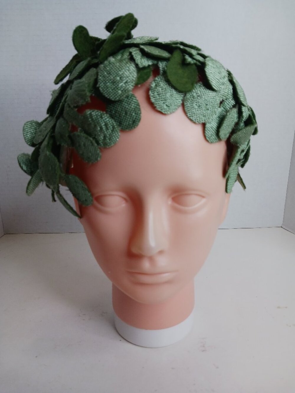 Vintage 1950's Green Leaf Fascinator Hat/ Wedding Crown